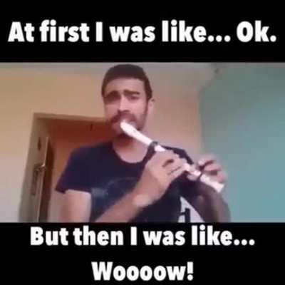 битбокс на дудке ( я не знаю как правильно называется этот инструмент)