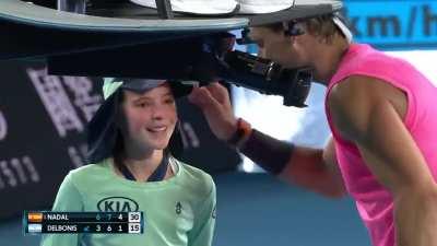 Rafael Nadal Apologises to Ball Girl Like a Gentleman.
