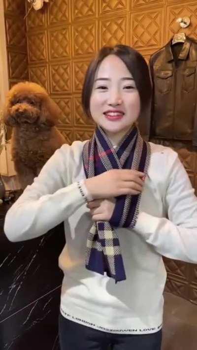 How to tie a scarf