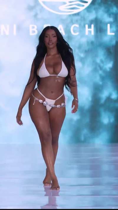 Bunny Bowden - Omni Beach life at Miami Swim Week 2025
