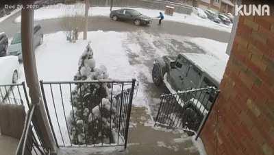 WCGW leaving your car on while delivering a pizza.