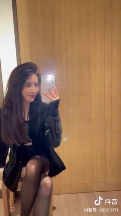 这个sub不会只有小e还是国内🐭吧，大家都在北美做🦇？什么楚门的世界