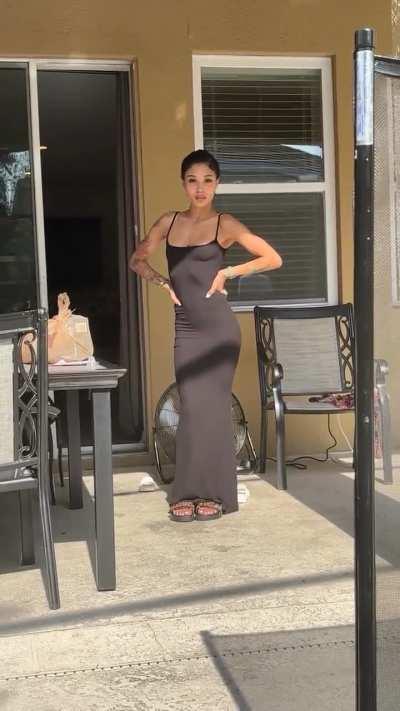 She know she sexy af 