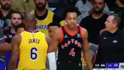 [Highlights] LeBron James threw the ball at Scottie Barnes during their games vs Raptors.