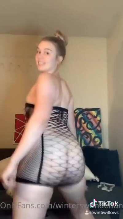 She just posted this. You want her updated content as she posts? Join The Empire server. We're the only ones who have her updated content. Everyone else just has our old Mega file.