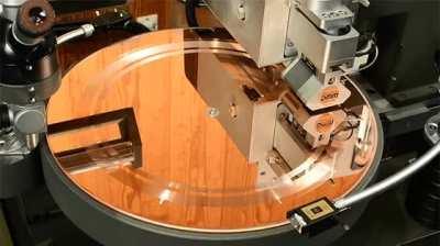 This is why you never touch a vinyl while it's being written to