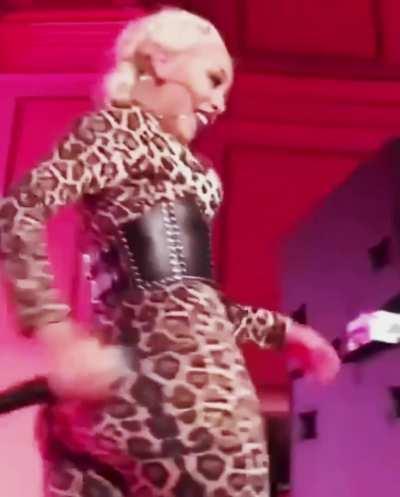 Obsessed with Doja Cat's body today