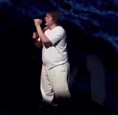 Lewis Capaldi’s fans helping him finish signing as he struggles with Tourrete’s