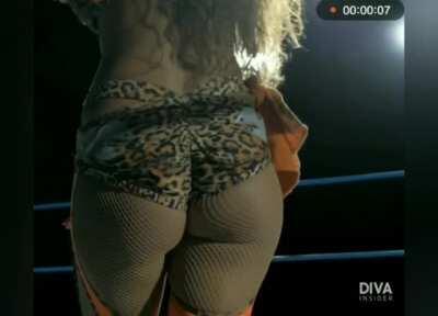 Amber Nova needs to be on this sub more