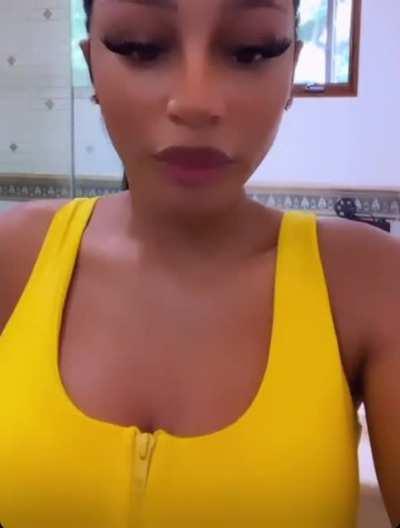 Not a lot of females fucking with her😍