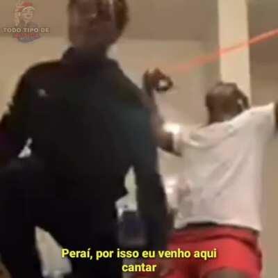 Gringos Sofrendo Ao Som Do Tchubirau Daum Daum