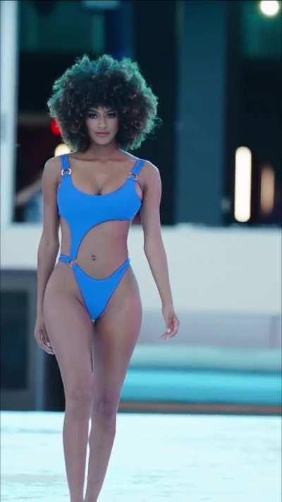 Briana Smith (@brianaans)