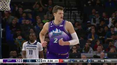 [Highlight] Walker Kessler secures 20 pt / 20 reb game with putback layup