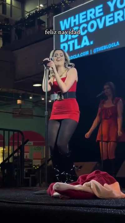 Reminder: We have an official Discord server for Laura! Details below in replies ♥️ 🤶 