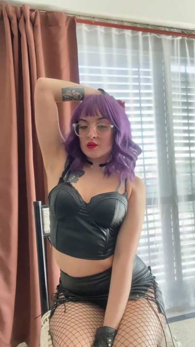 Ready to go out and show off my armpits