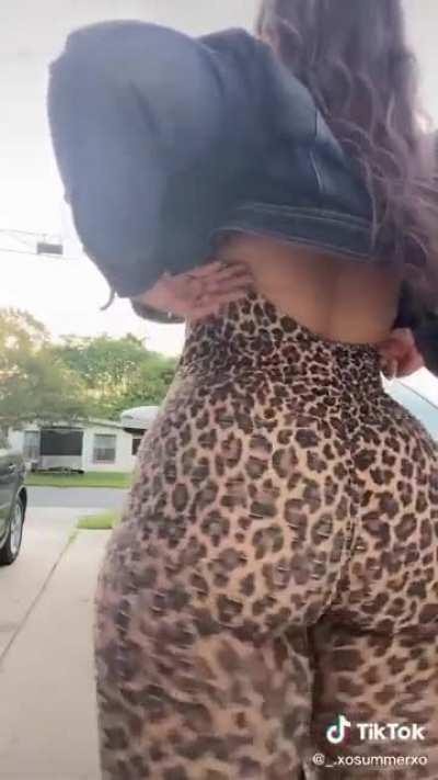 Soft & Jiggly No.124 (The Jiggle Might Be An Addiction Yo, Who’s With Me?) 😱😍🤤🍑