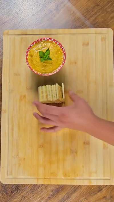 Labneh Crackers with Veggie Dip