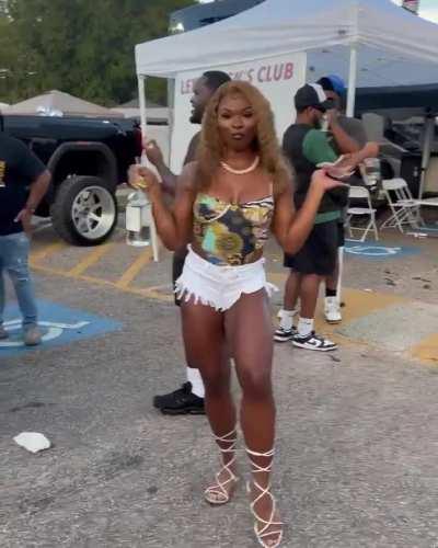 A time was had🤪 #TSU homecoming was a vibe I felt like a superstar out there lol  P.S.A my sis graduated from TSU and ran track there that’s why I went lol  #homecoming #tsuhomecoming