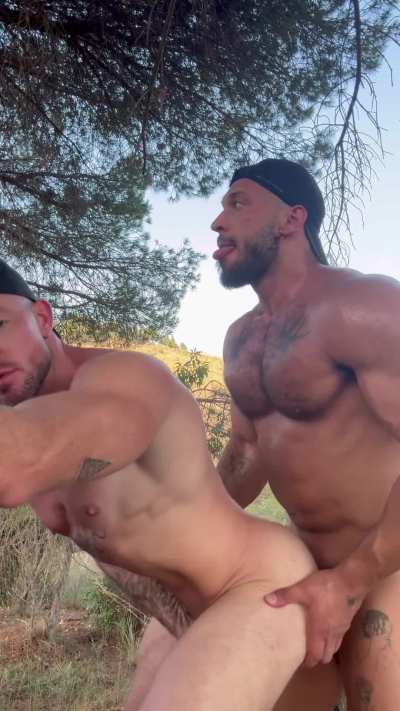 I'm top and I prefer to fuck hard