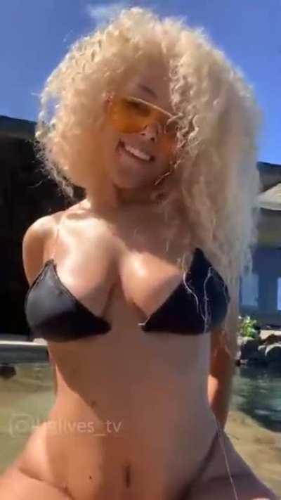 We all miss when she was so fucking thick.