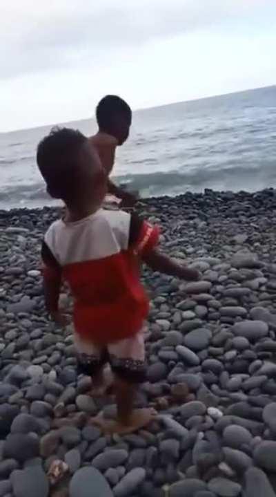 To throw a rock into the water…