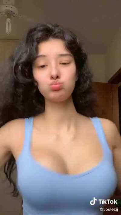Voulezjj Boob Bouncing