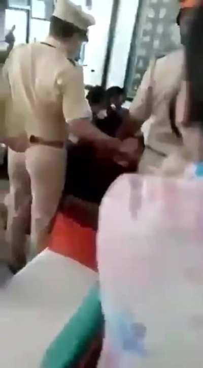 Arnab being harrassed. Are we sure that we are living in a democratic country? No one is taking action against that state govt. Twitter trends do nothing.