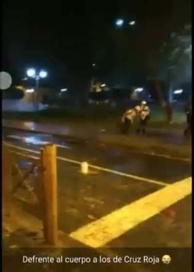 THE POLICE IN PERU ARE SHOOTING TO THE MEDICS