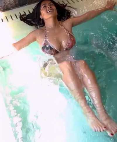 Salma Hayek in bikini.