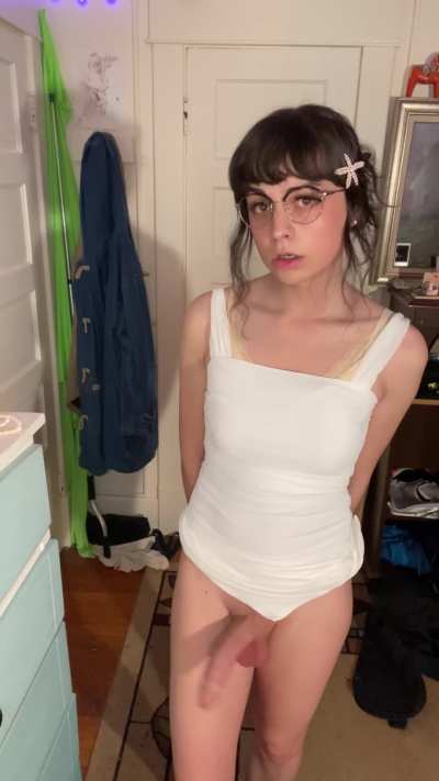 she's pretty... big 💞🥰