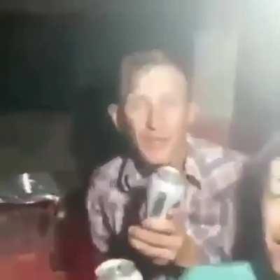 Peixinho na brasa, kaiser na mão, é só pra quem pode