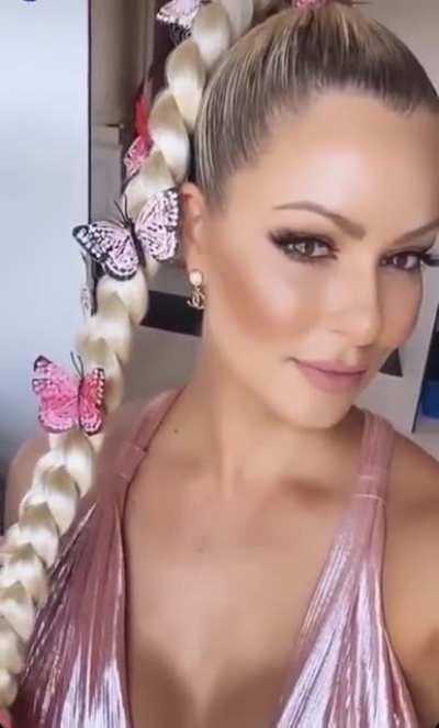 Maryse is so beautiful