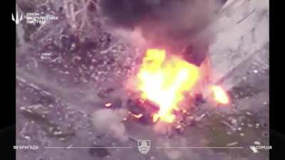 The 59th Assault Brigade of Ukraine destroy Russian vehicles & infantry stuck in barbed wire. Pokrovsk direction, Donetsk