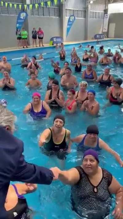 Se incendia toda una provincia: Se pone a atajar penales en la playa / Se publica la inflación del mes de 4.7%: