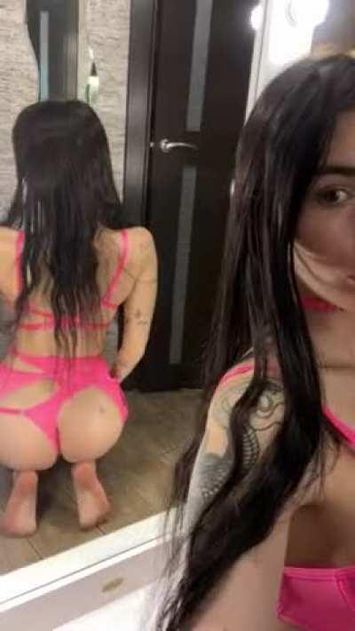 Wanna lick between the cracks?