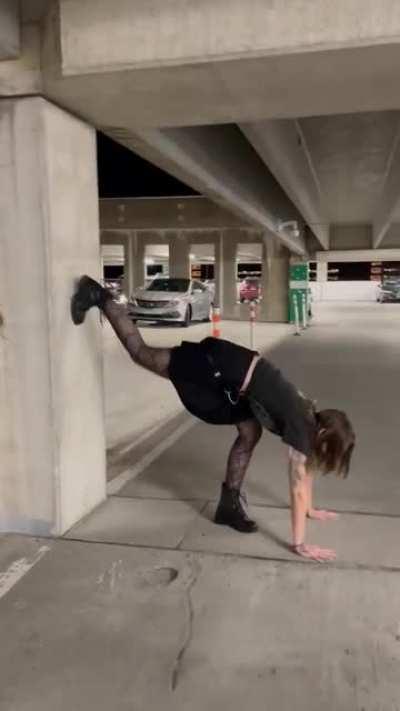 TikTok 💋 @Vivian_________here