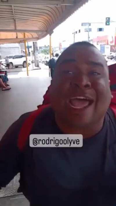 Aumentar o auxílio social garante reeleição mesmo?