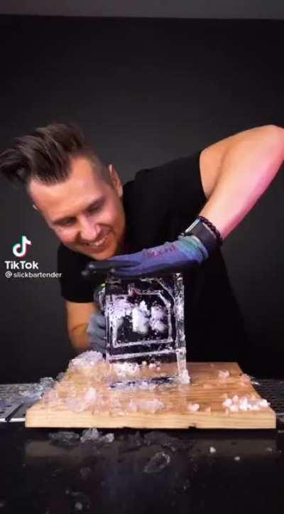 ah yes, the discord logo