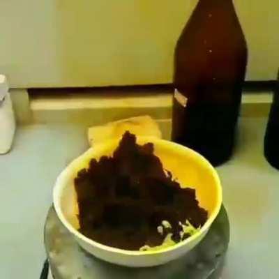 Pr6011+CaCO3+NiO+glycin+HNO3 This reaction mixture is quite complex. It is part of the research for a cathode material for solid oxide fuel cells (SOFC)