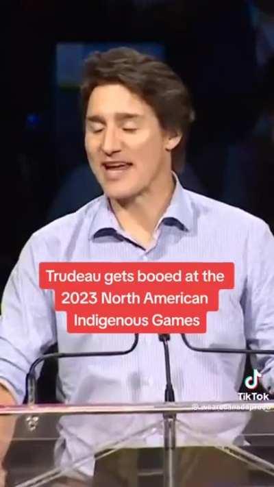 Indigenous people Boo Justin Trudeau 