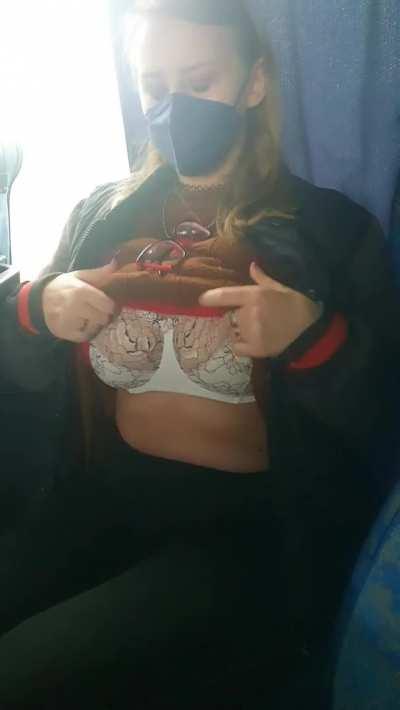 Short bouncing, because it was risky on that bus.... heh