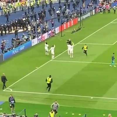 Carlo Ancelotti Jumping And Dancing With Vinicius Jr. Camavinga, Rodrygo, and Fede Valverde