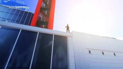[Mirror's Edge] Delivering a package...