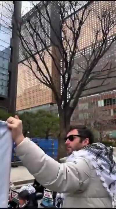 Protesters in Seoul, South Korea marched yesterday to demand justice and peace for Palestinians amidst the on-going ethnic cleansing in the West Bank where 40,000+ Palestinians have been expelled from their homes & land.