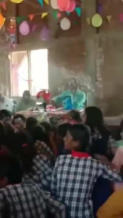 Aur mna le teacher's day🤣🤣