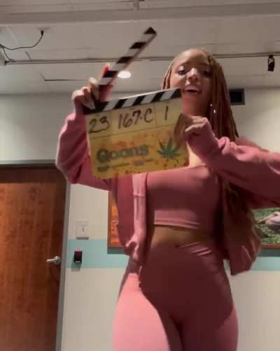 Chloe Bailey 🐱🍑