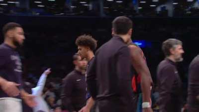 [Highlight] Lonnie Walker blasts through 4 bodies and FLIES to the rim for the jam! (With Replays)