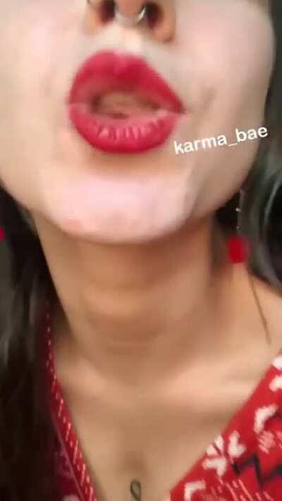 Getting festive already🥰 wanna join me and help with the tree?😉🎄✨