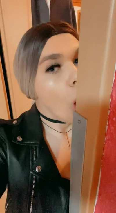 [reddit] we’ve known each other our entire lives. Best friend since sixth grade you come over to my house and just walk in like you always do and you see this.