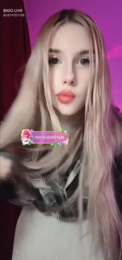 Cute Russian 🍒 pop out - Bigo Nipslip 